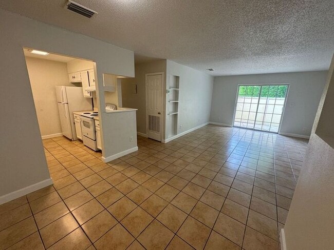 Building Photo - Gulf Breeze - Greenbriar Estates - 2 bed, ...