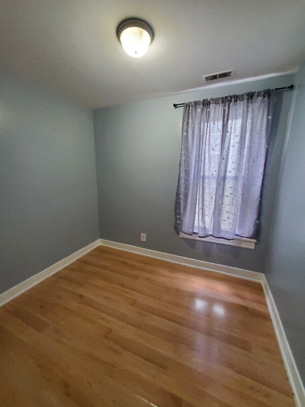 Foto del edificio - 1611 Foster Ave