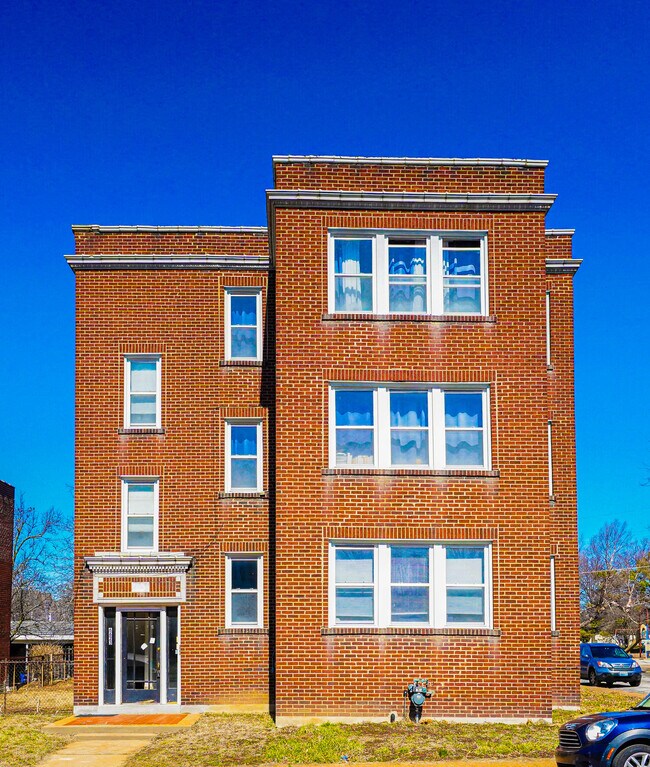 6623 Clemens Ave, University City, MO 63130 Apartments in University City, MO