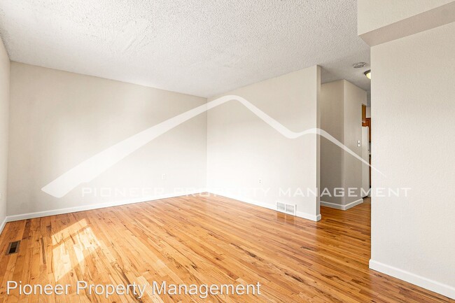 Foto del edificio - 3 br, 1.5 bath House - 590 S Eaton St