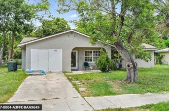 Building Photo - 901 Hickory St