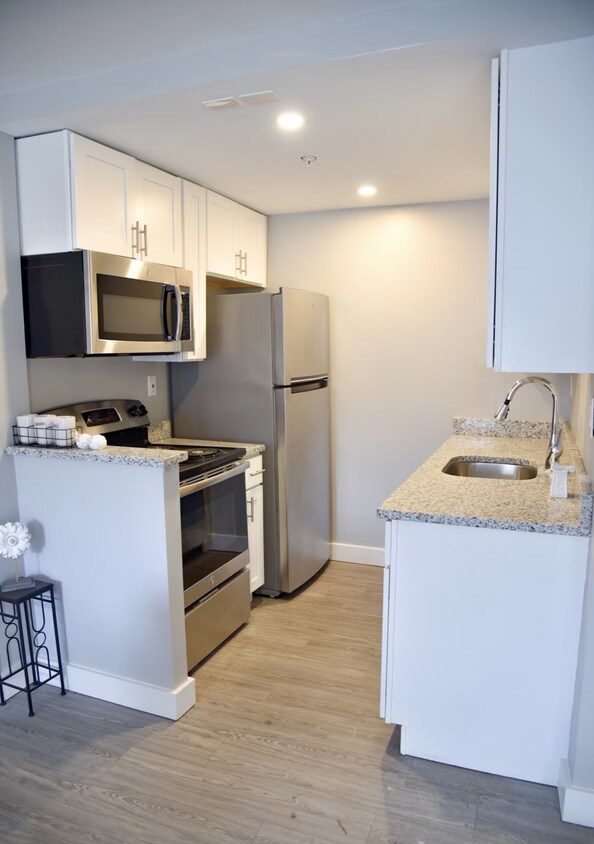 Foto del edificio - 113 E 77th St