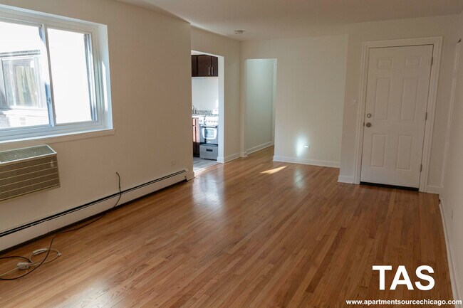 Building Photo - 6211 N Kenmore Ave