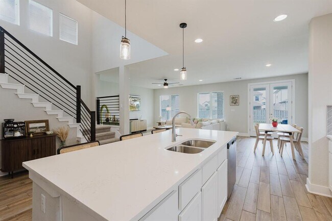 Foto del edificio - 1104 Lickety Ln