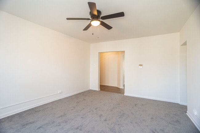 Foto del edificio - 6405 N Hamilton Ave