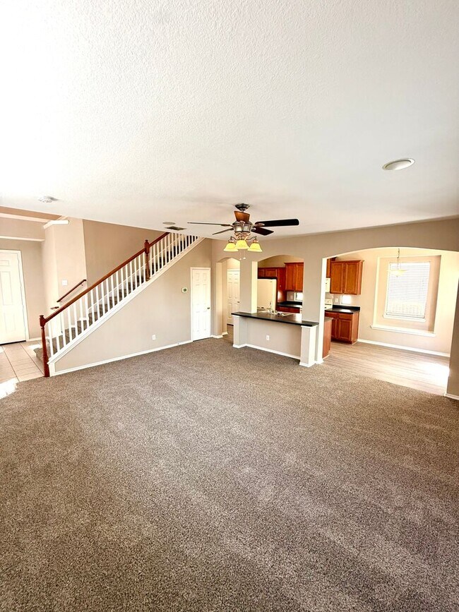 Foto del edificio - 2-Story 3 Bedroom / 2.5 Bath Home In Stone...