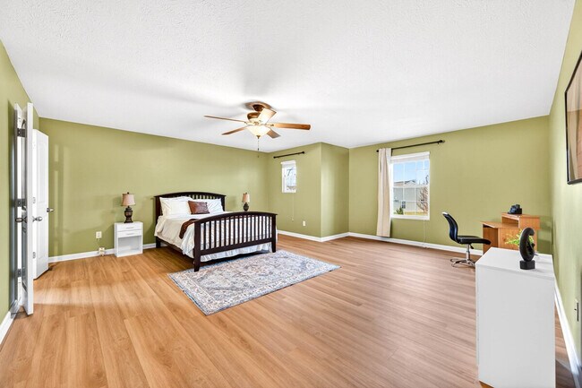 Foto del edificio - 1961 Creek Bank Dr