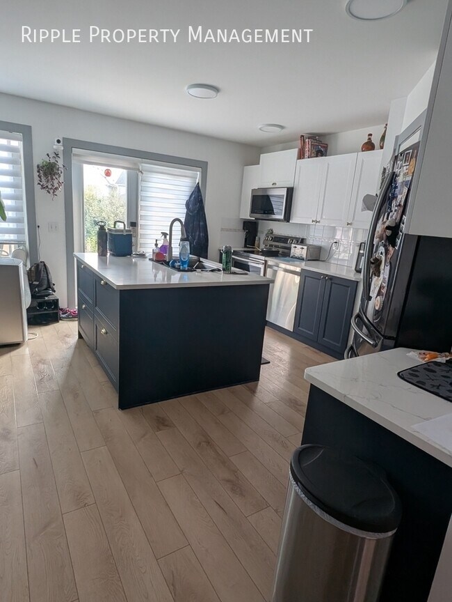 Photo du bâtiment - Amazing 3 Beds, 2.5 Baths Single- Family |...