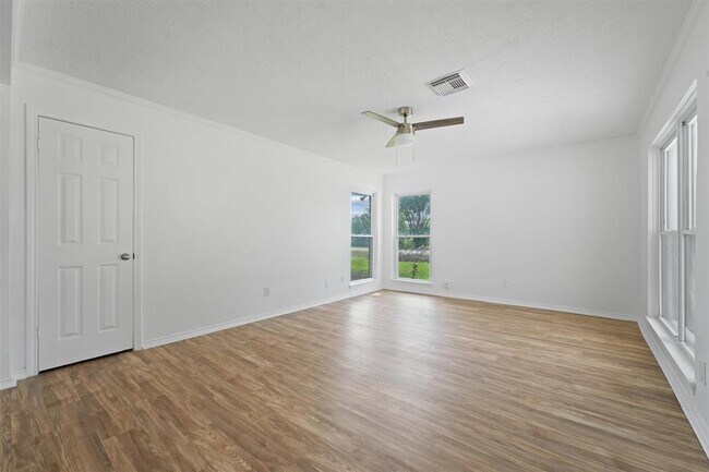 Foto del edificio - 606 Meadowlawn St
