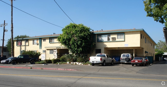 6205 Fulton Ave - Fulton Gardens Apartments