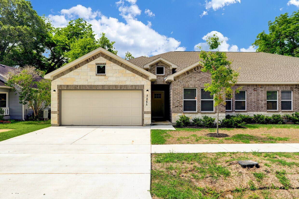 Foto principal - 725 W Foley St