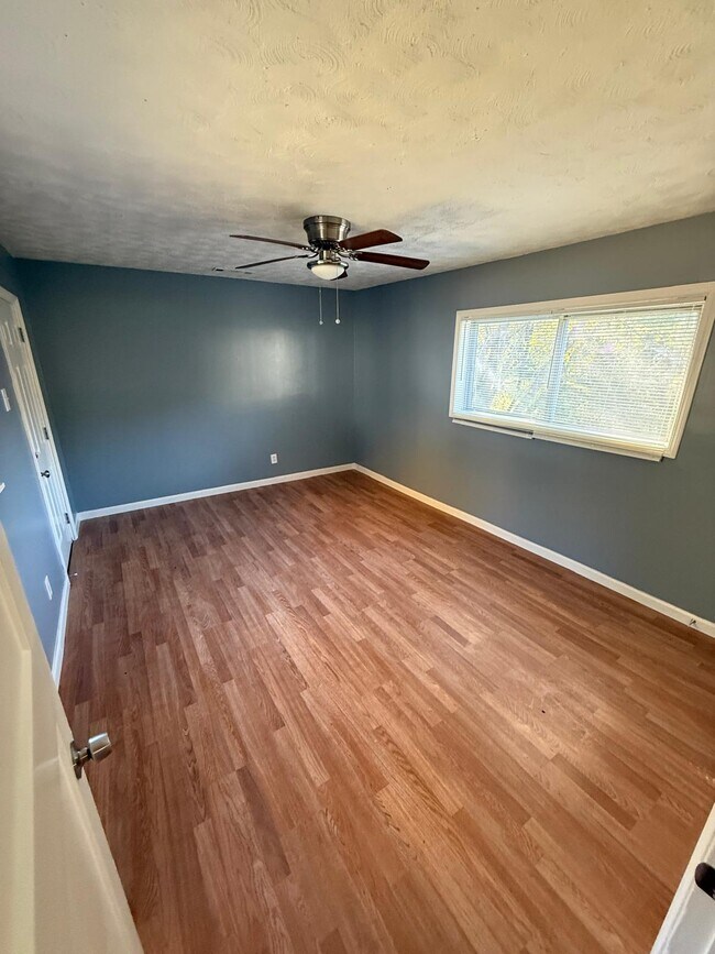 Foto del edificio - 293 W Waldorf Ave