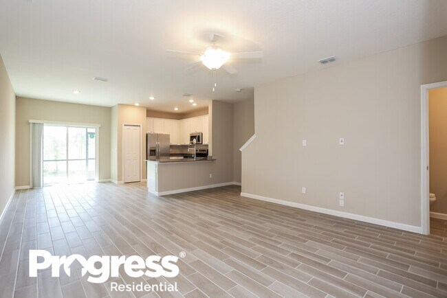 Foto del edificio - 575 Cherry Ridge Dr