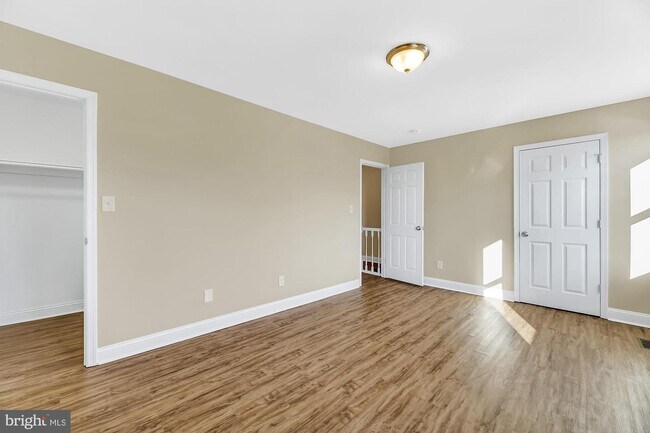 Building Photo - 44 Stone Park Pl