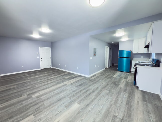 Foto del edificio - 6628-6630 Selfland Ave