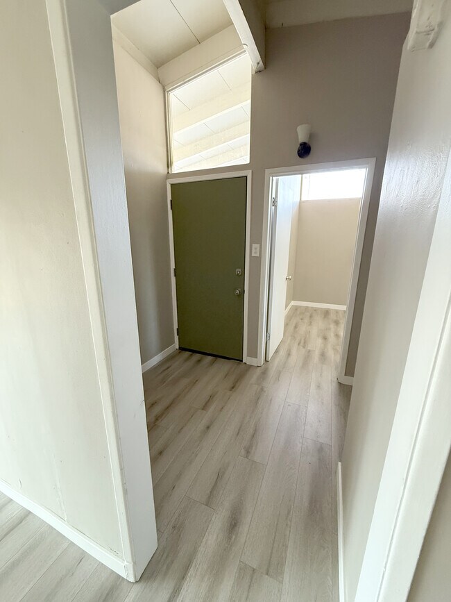 Foto del edificio - 4250 Kansas Ave