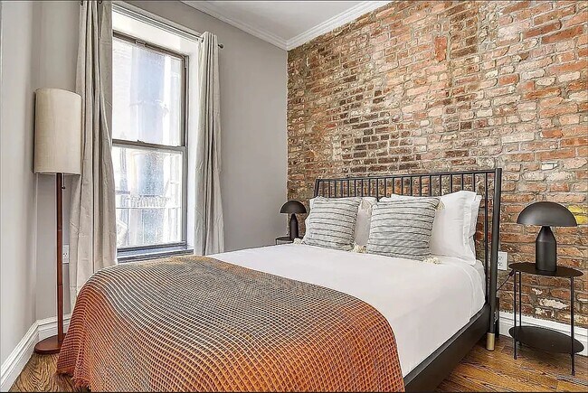 Foto del edificio - 345 E 5th St