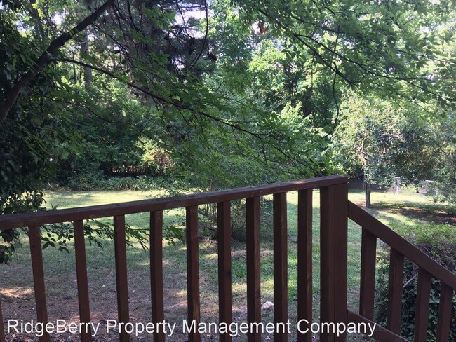 Building Photo - 3 br, 2 bath House - 8 Cumberland Dr.
