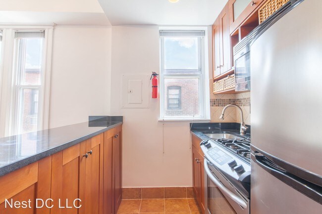 Foto del edificio - 3618 Connecticut Ave NW