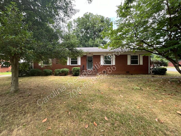 Primary Photo - 4400 Freedom Dr