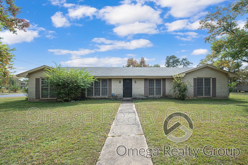 Primary Photo - 3540 Carriage Pl