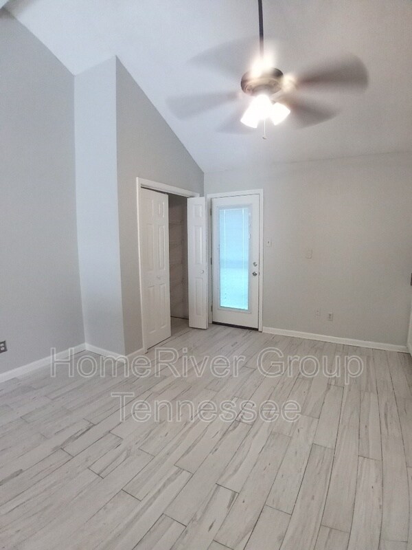 Building Photo - 5558 Oak Branch Cir N