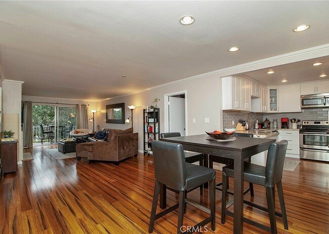 Foto del edificio - 100 Scholz Plaza