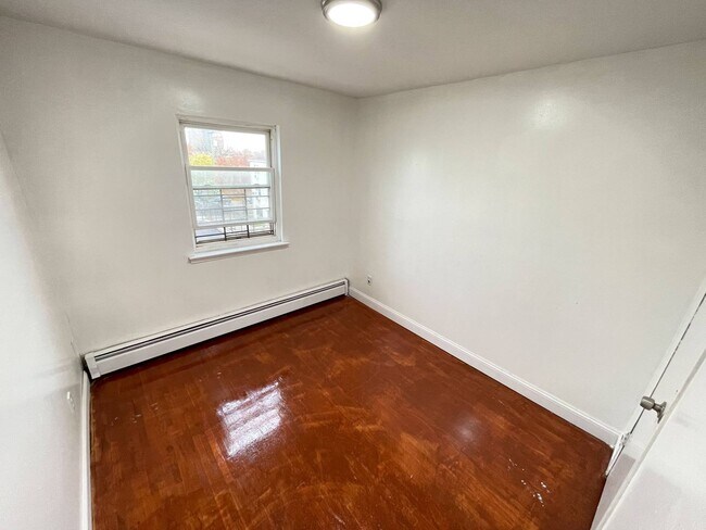 Foto del edificio - 612 Underhill Ave