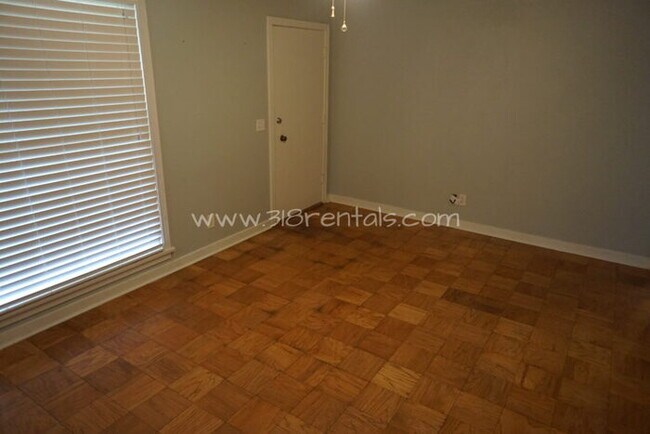 Building Photo - House in Captain Shreve available now