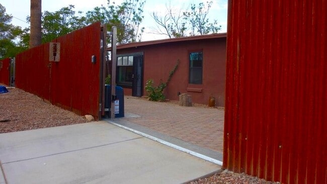 Building Photo - 3301 N Winstel Blvd