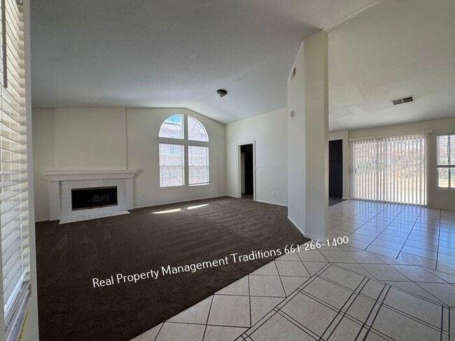 Building Photo - GREAT Westside Home