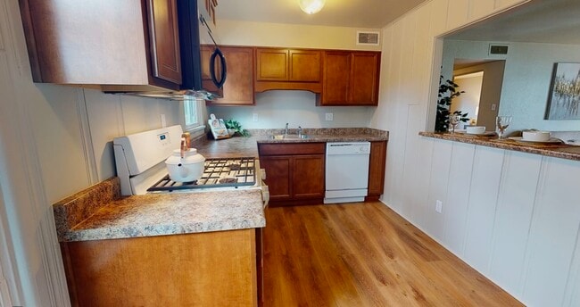 Building Photo - The Estates At Cheyenne Blvd