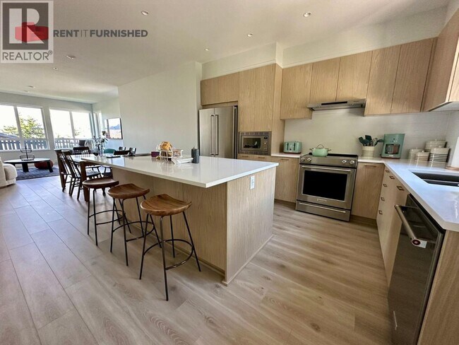 Photo du bâtiment - 41215 Highline Pl