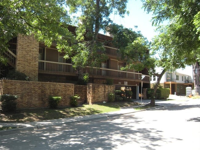 Building Photo - 612 Park Pl