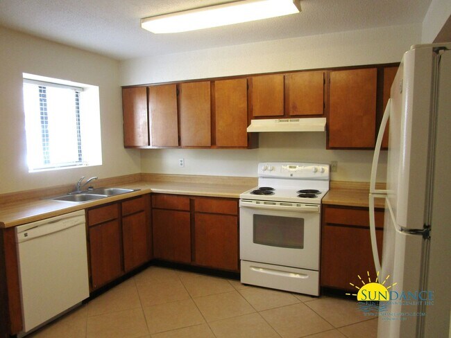 Foto del edificio - Newly Painted 2 Bedroom Unit in Prime down...