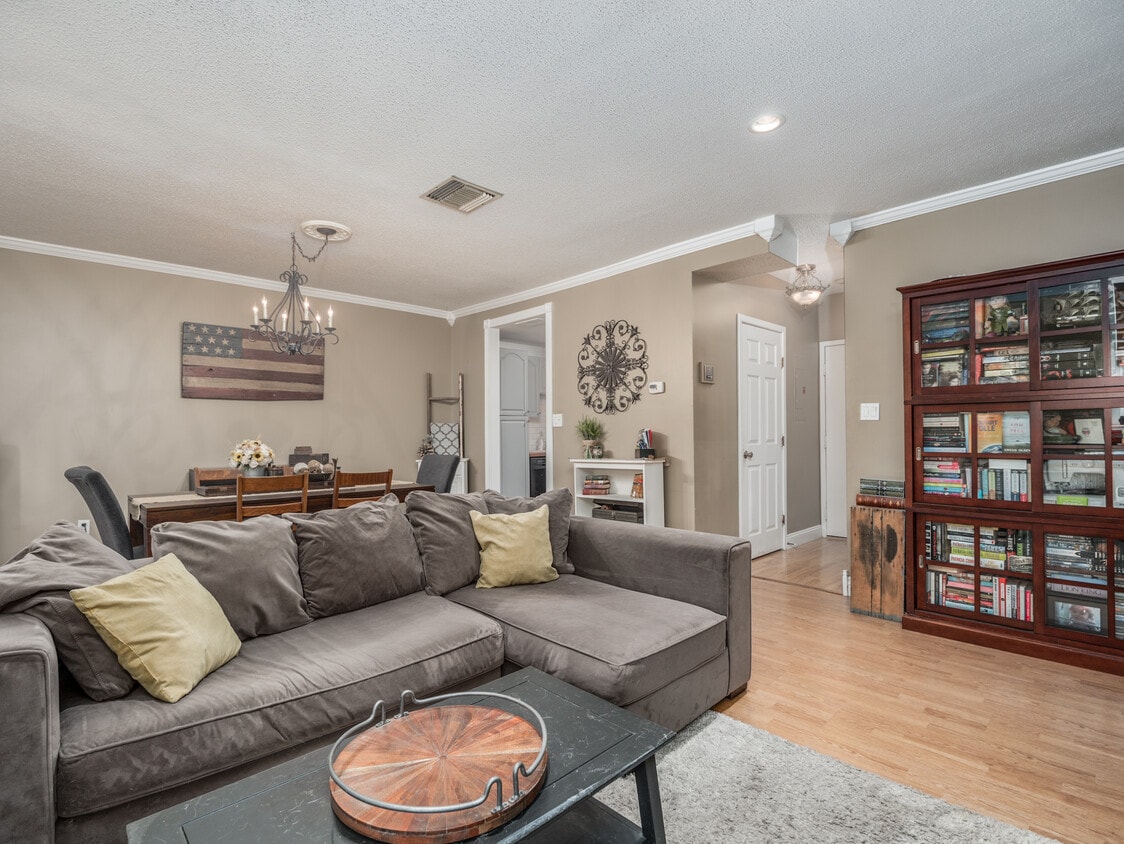 Foto principal - 195 Thorndike St