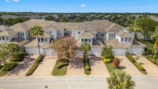 Vista frontal - 9229 Museo Cir