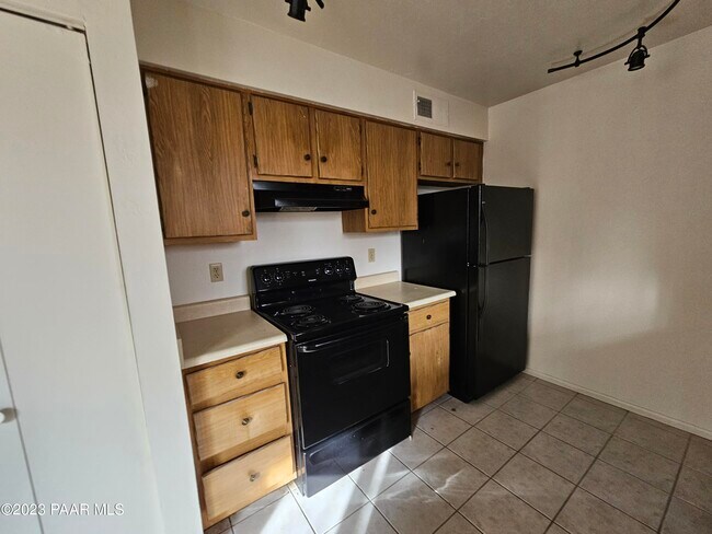 Foto del edificio - 200 W Hillside Ave