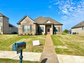 Building Photo - 340 Azalea Dr
