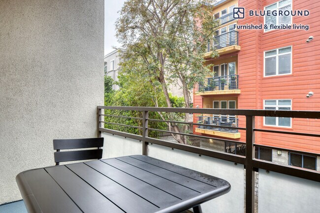 Foto del edificio - 4055 Redwood Ave