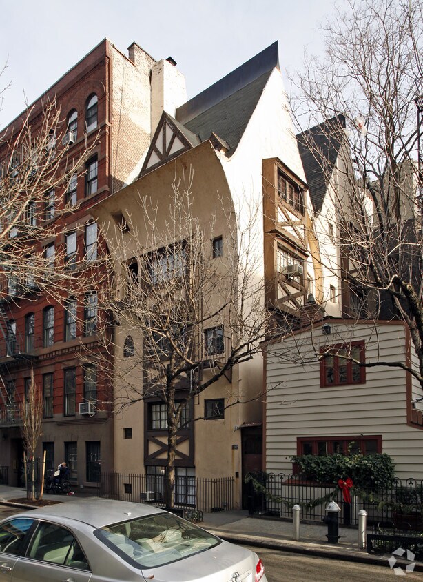 Primary Photo - 102 Bedford St