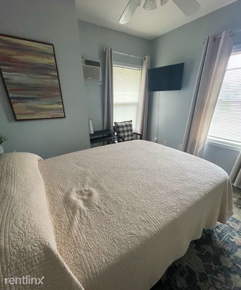 Foto del edificio - 4 br, 1 bath Duplex - 154 East Tompkins St...