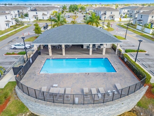 Foto del edificio - 809 SE 16th Ct