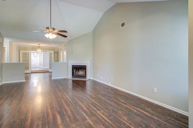 Building Photo - 156 Pecan Grove Ave