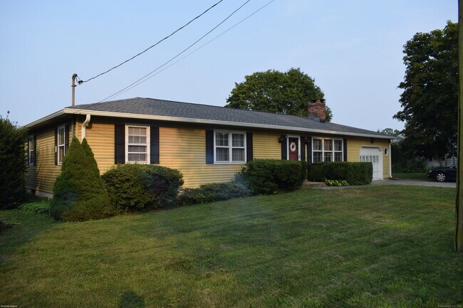 Foto del edificio - 40 Hawks Nest Rd