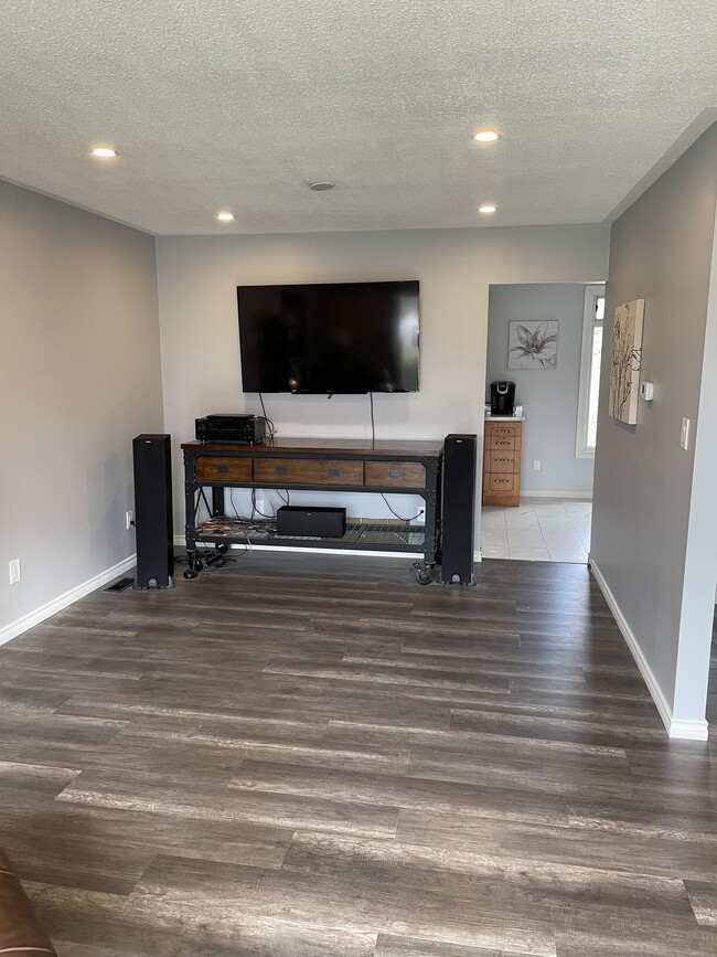 living room - 14 Lorraine Crt