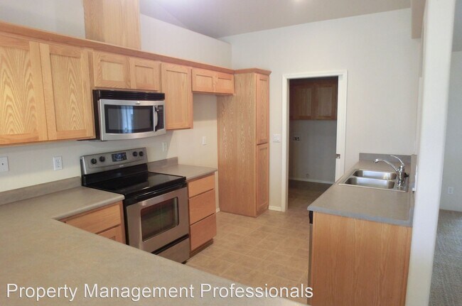Building Photo - 3 br, 2 bath House - 1378 Sw David Dr.