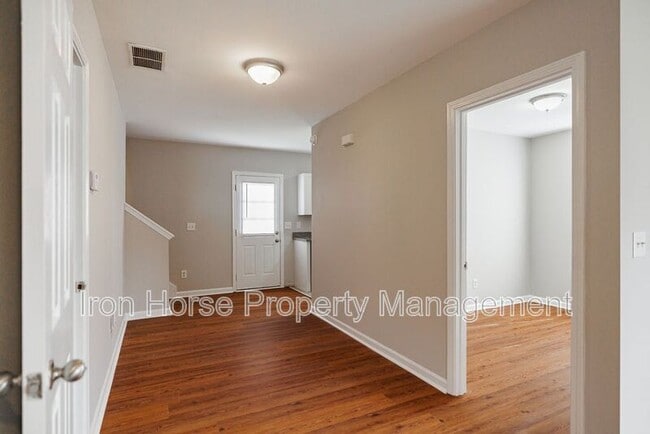 Building Photo - 638 Mill Stone Bluff