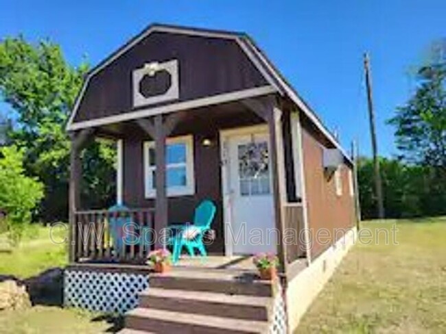 Building Photo - 310 Carson Cir