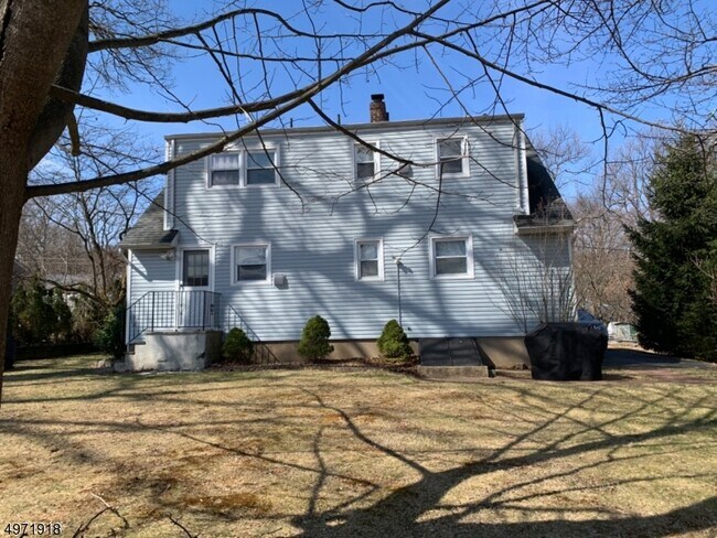 Foto del edificio - 84 Reservoir Ave